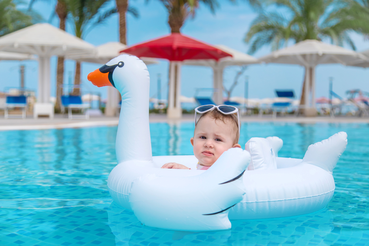 bouée cygne été